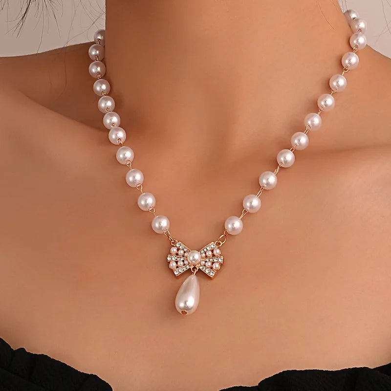 Elegant Simulated Pearl Beaded Necklace For Women Korean Fashion Butterfly Pendant Choker Necklace Wedding Party Jewelry