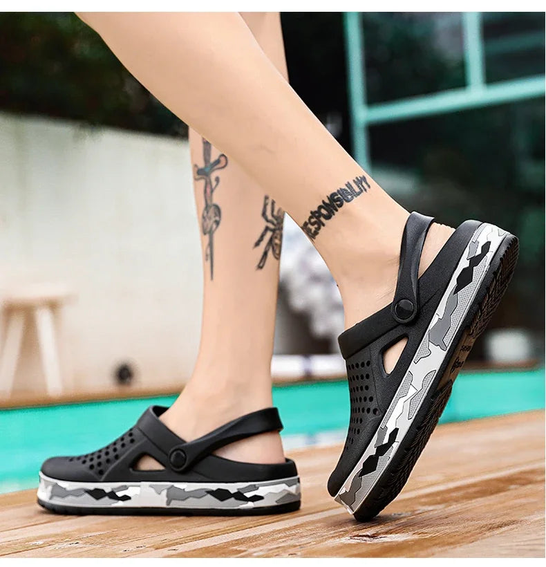 Hot Sale Brand Clogs Men Sandals Casual Shoes  EVA Lightweight Sandles Unisex Colorful Shoes for Summer Beach Zapatos Hombre